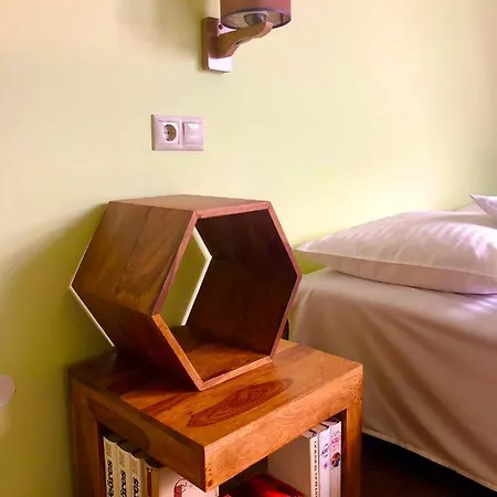 Karám és Lakásétterem 4*