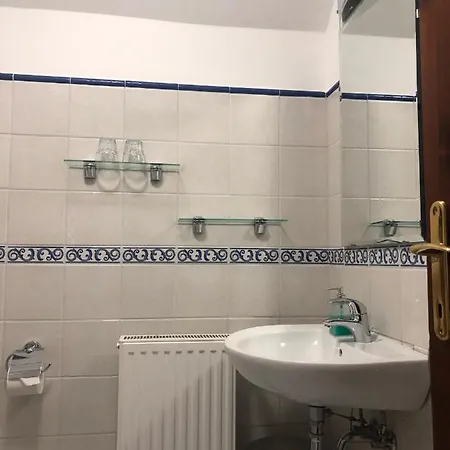 Karám és Lakásétterem Casa de hóspedes 4*