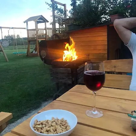 Karám és Lakásétterem Casa de hóspedes Nagybajcs