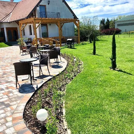 Karám és Lakásétterem Casa de hóspedes 4*