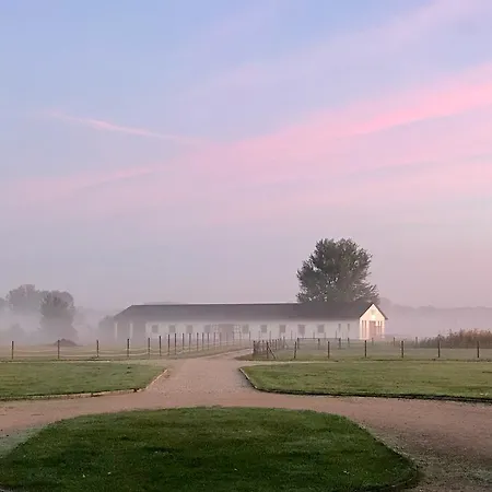 Vendégház Nagybajcsi Lovaspark és Otthon *