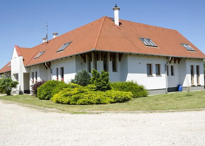 Karám és Lakásétterem Maison d'hôtes Nagybajcs