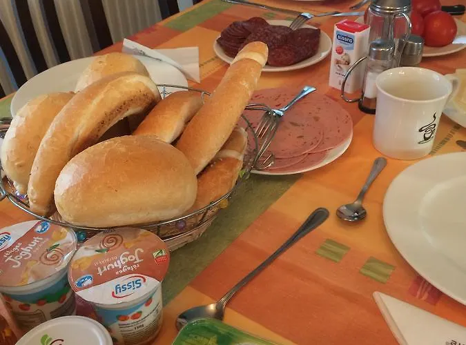 Πανσιόν Karam Vendeghaz Es Lakasetterem