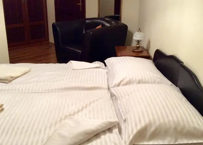 Πανσιόν Karam Vendeghaz Es Lakasetterem Nagybajcs